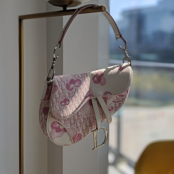 SOLD PRIVATE🍒 Like-New Cherry Blossom Dior Saddle - Picture 2 of 15